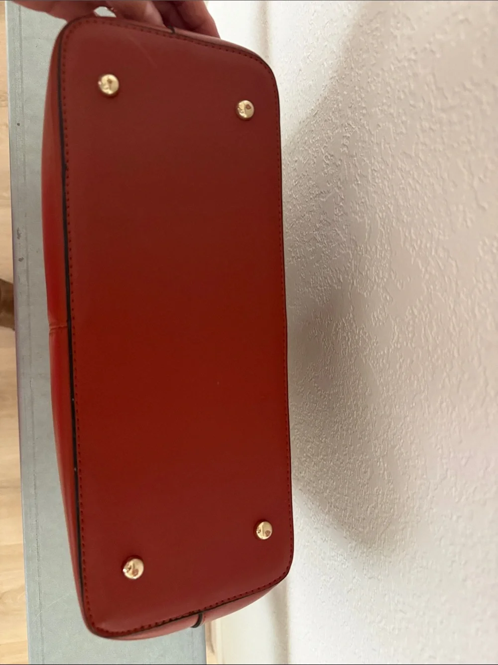 Bostanten leather satchel. Deep red, zipper top. Feet to stand easily.